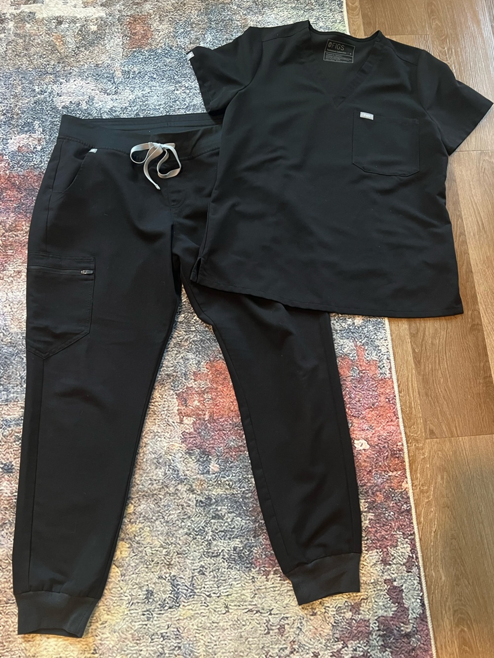 Figs Black Skinny Scrub Pants for Women Large bottom/Medium Top